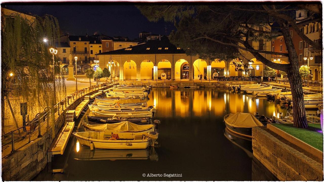 Hotel Piroscafo デセンツァーノ・デル・ガルダ エクステリア 写真