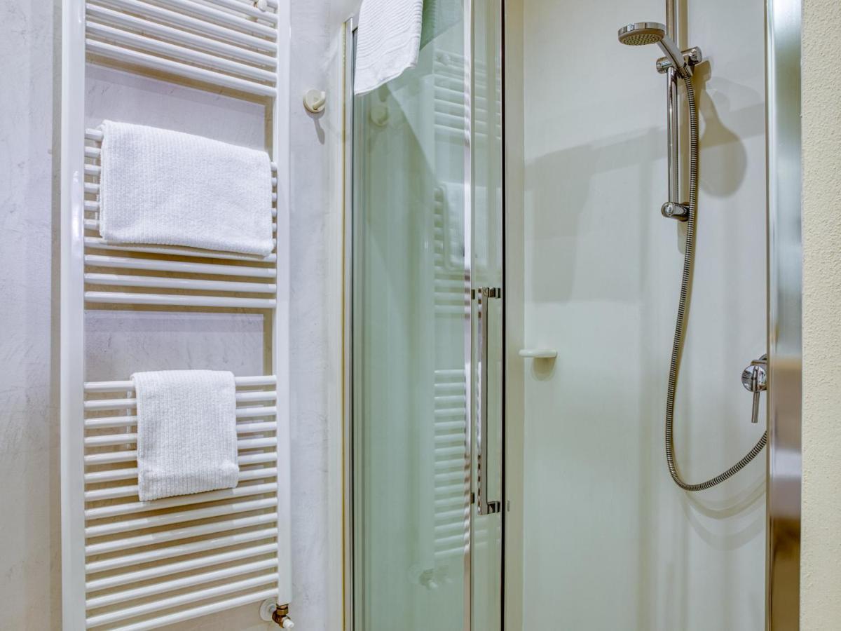 Hotel Piroscafo デセンツァーノ・デル・ガルダ エクステリア 写真