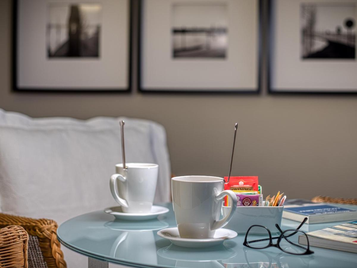 Hotel Piroscafo デセンツァーノ・デル・ガルダ エクステリア 写真