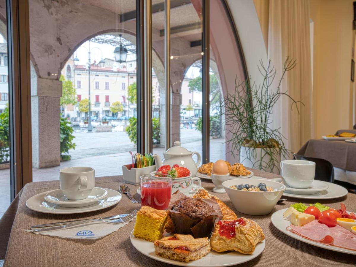 Hotel Piroscafo デセンツァーノ・デル・ガルダ エクステリア 写真