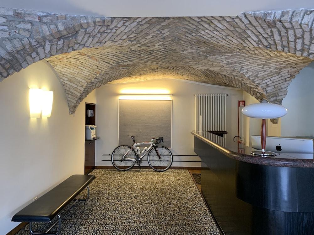 Hotel Piroscafo デセンツァーノ・デル・ガルダ エクステリア 写真